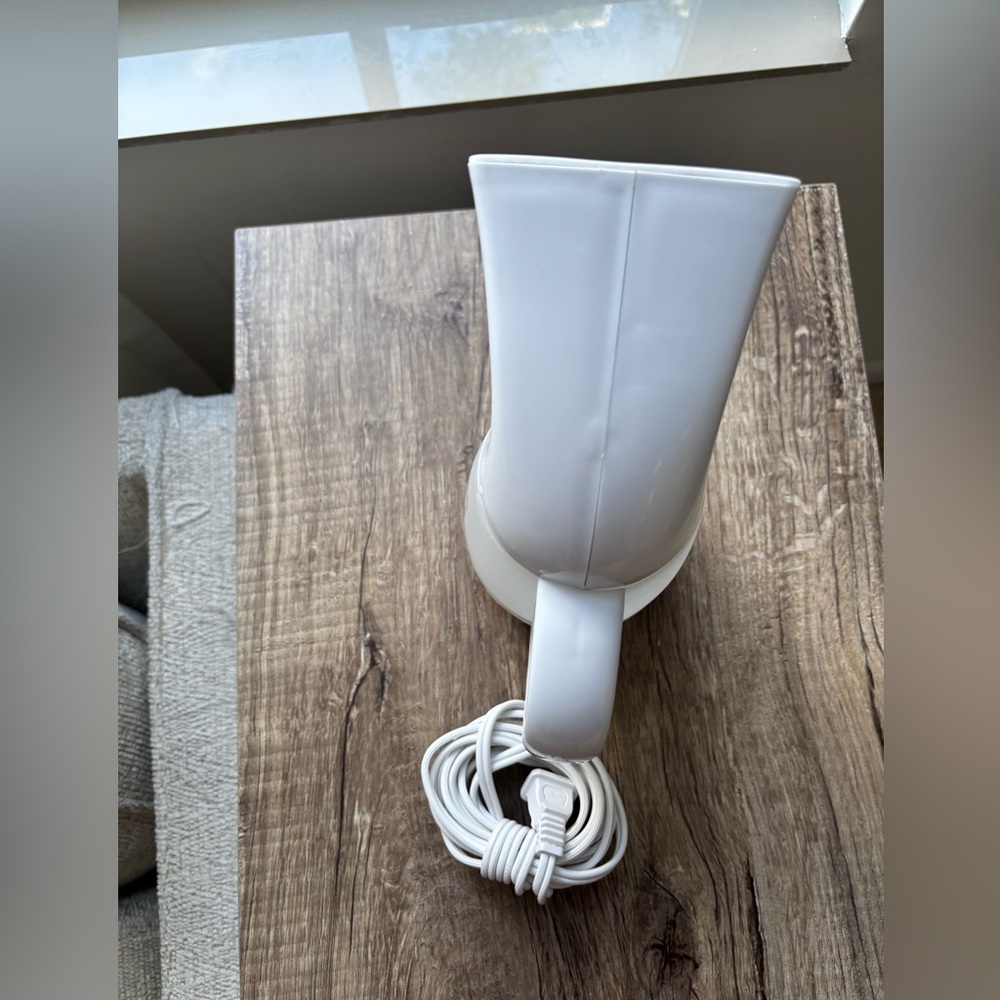 Complete Home Handheld Garment Steamer - Picture 3 of 4